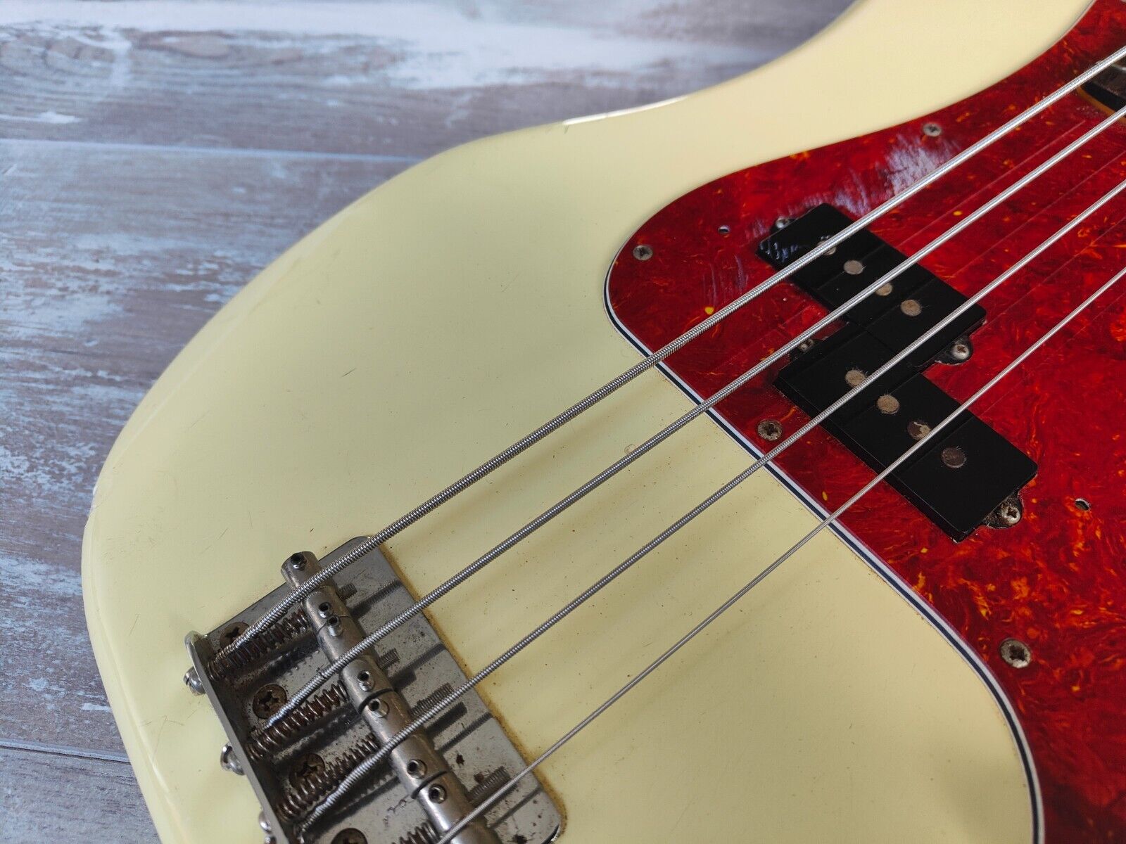 1994 Fender Japan PB62 '62 Reissue Precision Bass (Vintage White)