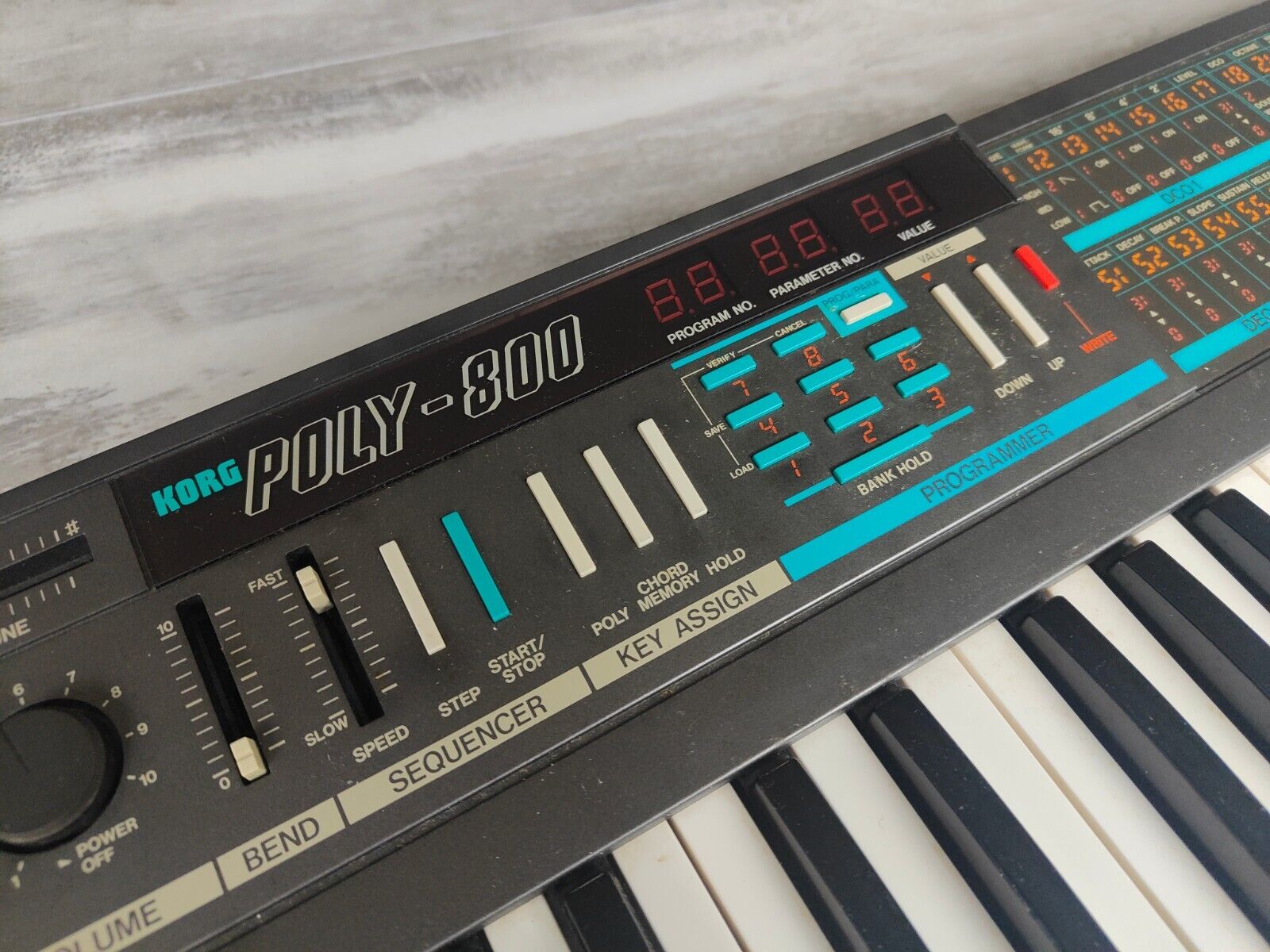 Korg Poly 800 Vintage Analog Synthesizer