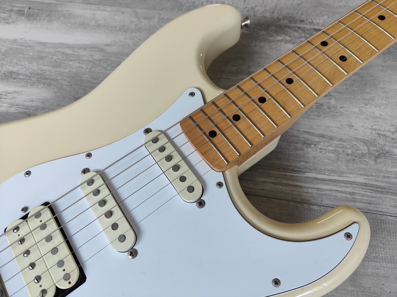 2010 Fender Japan HSS Stratocaster Standard (White)