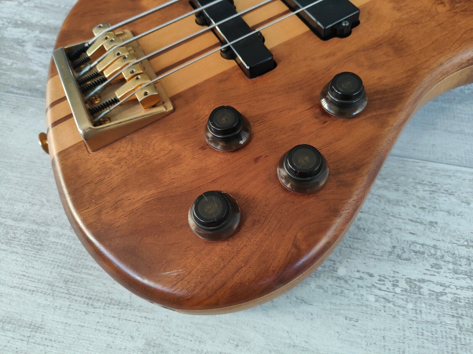 1992 Heartfield (by Fender Japan) Prophecy III Neckthrough Bass (Natural)