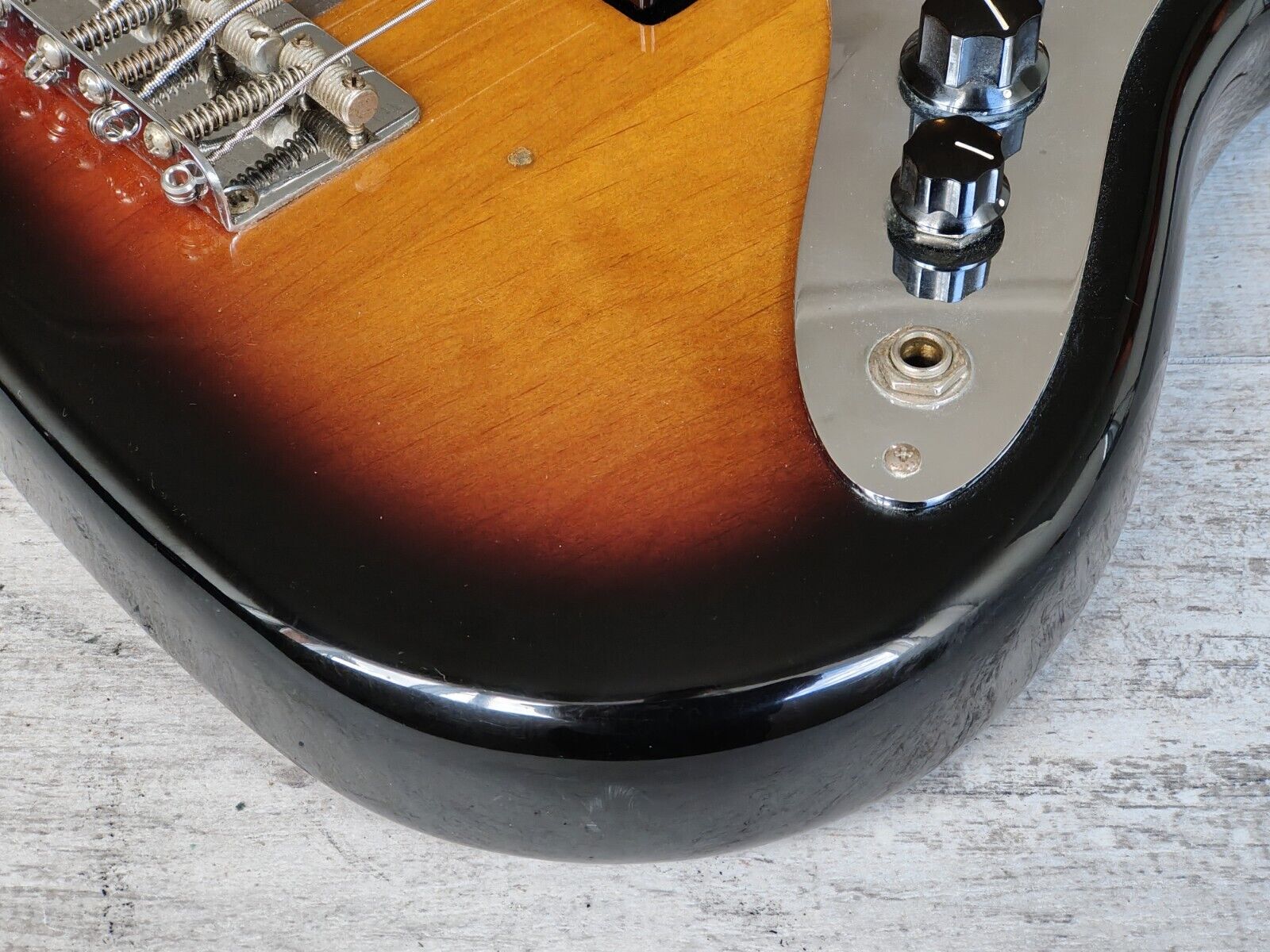 1999 Fender USA AVRI Vintage Reissue '62 Jazz Bass (Sunburst)