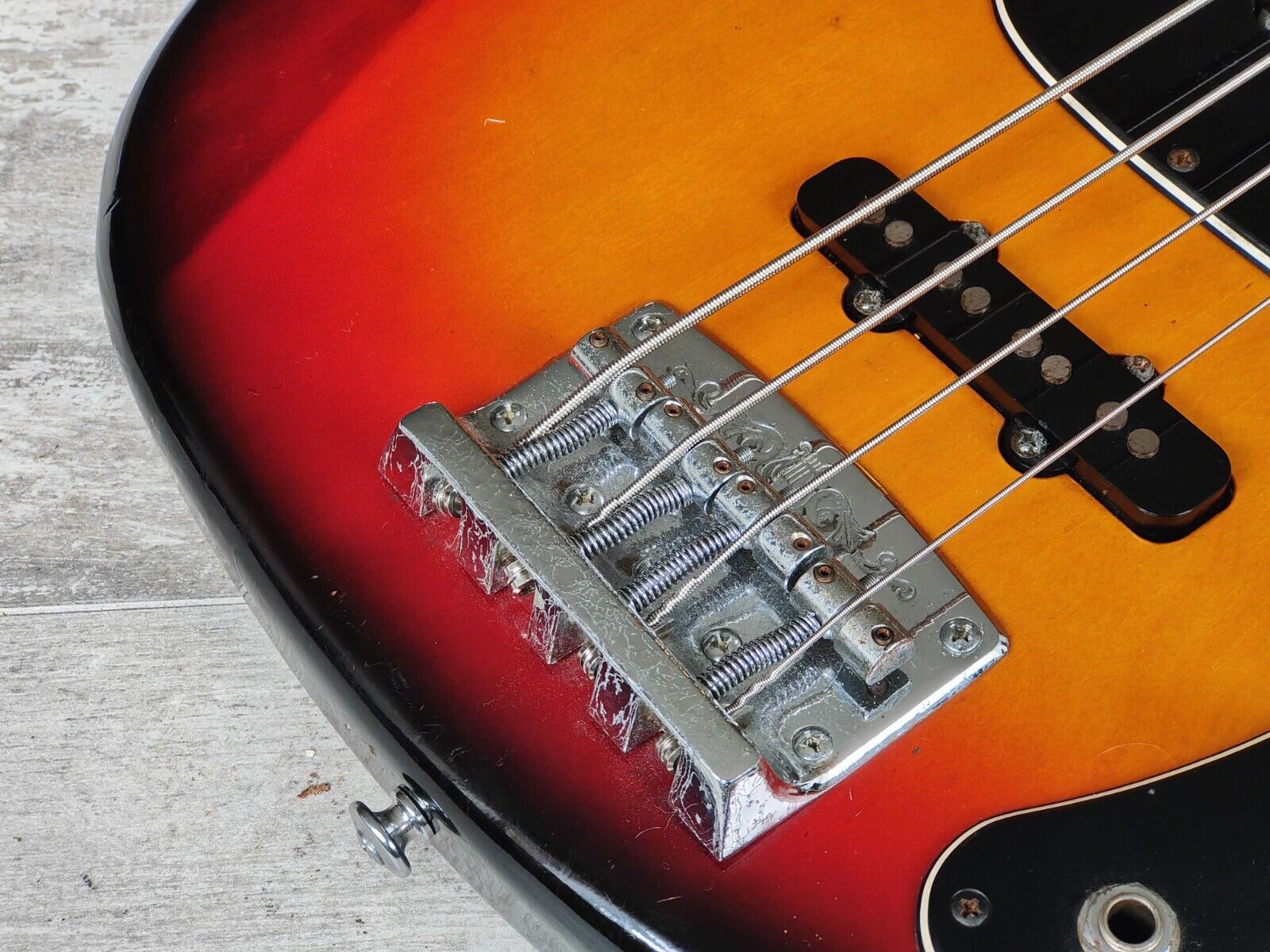 1970's Yamaha Japan SB600 Super (Jazz) Bass (Sunburst)