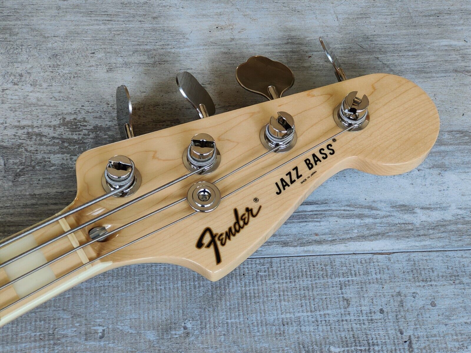 2020 Fender Japan Traditional 70's Jazz Bass (Natural)