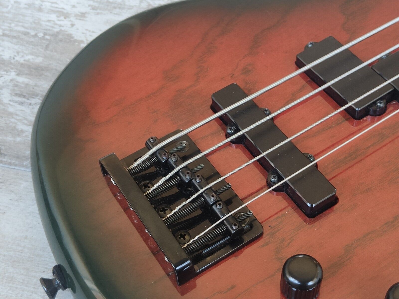1993 Ibanez Japan SR-600 SDGR Soundgear Bass (Walnut Sunburst)