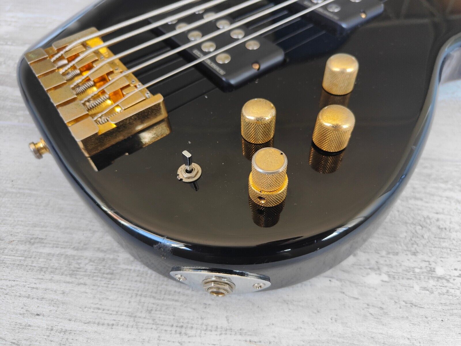ESP Japan Amaze AP Series 5 String Bass (Black)