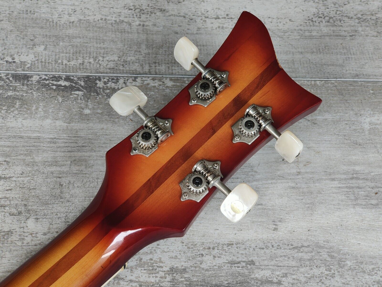 Hofner Contemporary Series CT500/1 Violin Beatle Bass (Sunburst)