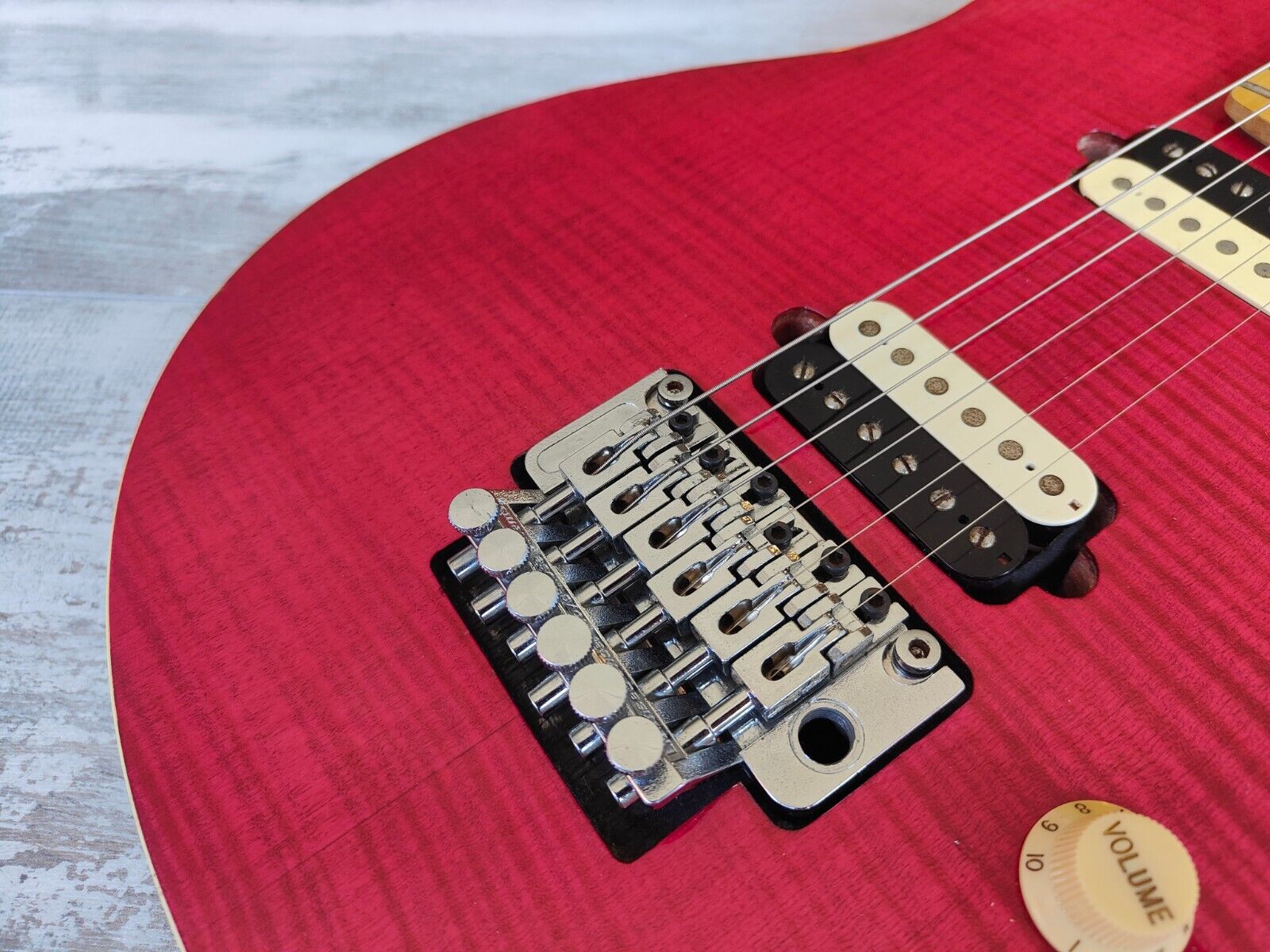 Kimberley Music Axis/EVH Style Guitar (Pink)