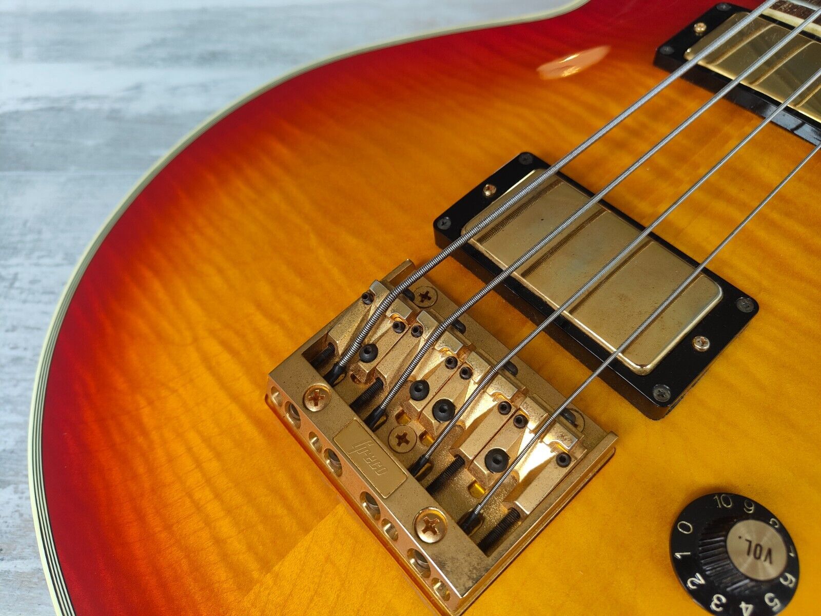 2001 Greco Japan LGB-100 Short Scale Les Paul Bass (Cherry Sunburst)