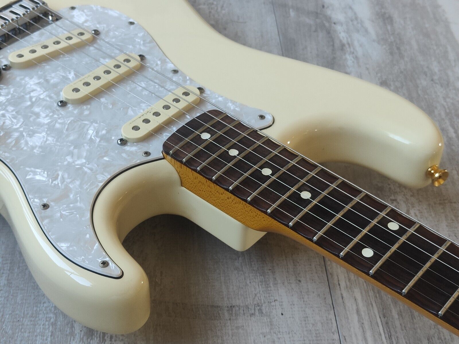 2012 Fender Japan ST62/SC Limited Edition Scalloped Stratocaster (Vintage White)