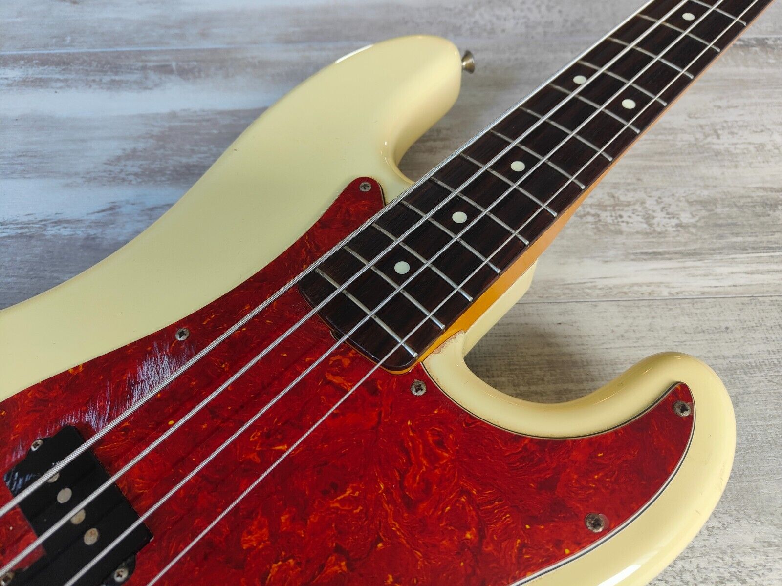 1994 Fender Japan PB62 '62 Reissue Precision Bass (Vintage White)