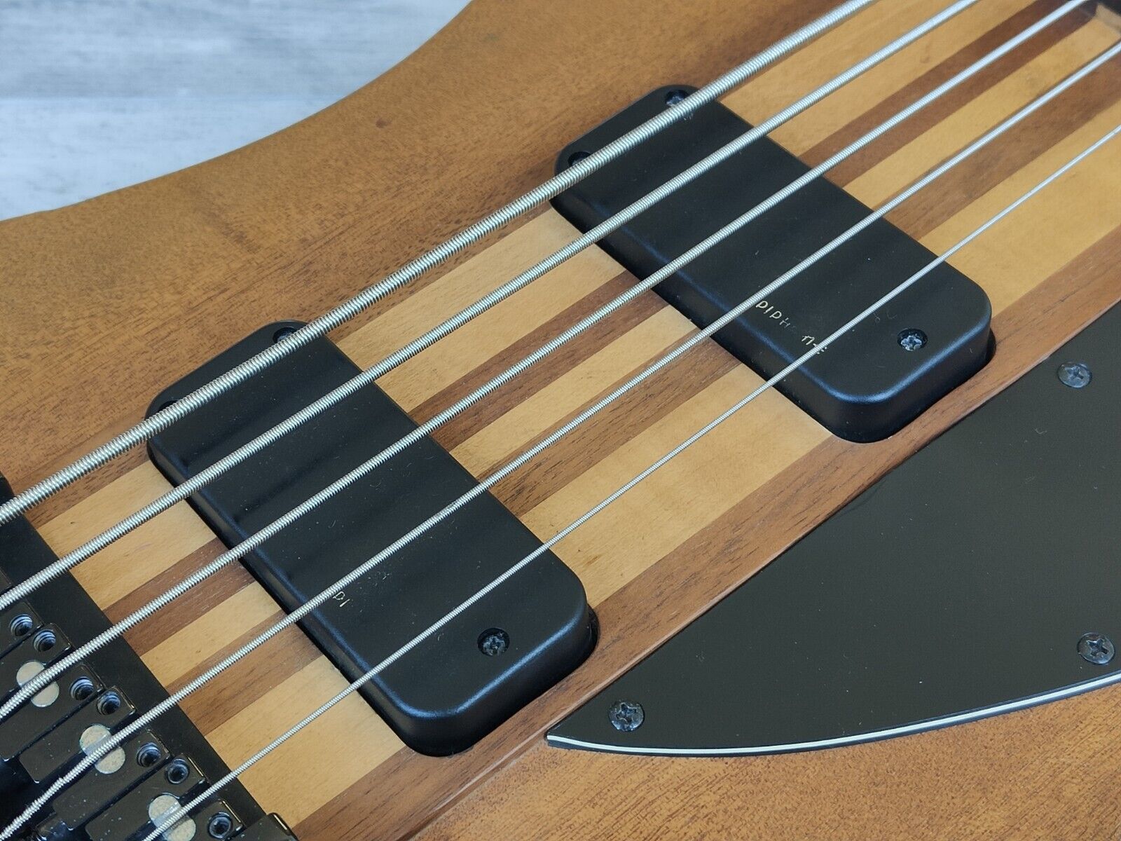 2009 Epiphone Thunderbird Bird Pro V Neckthrough 5-String Bass (Natural)
