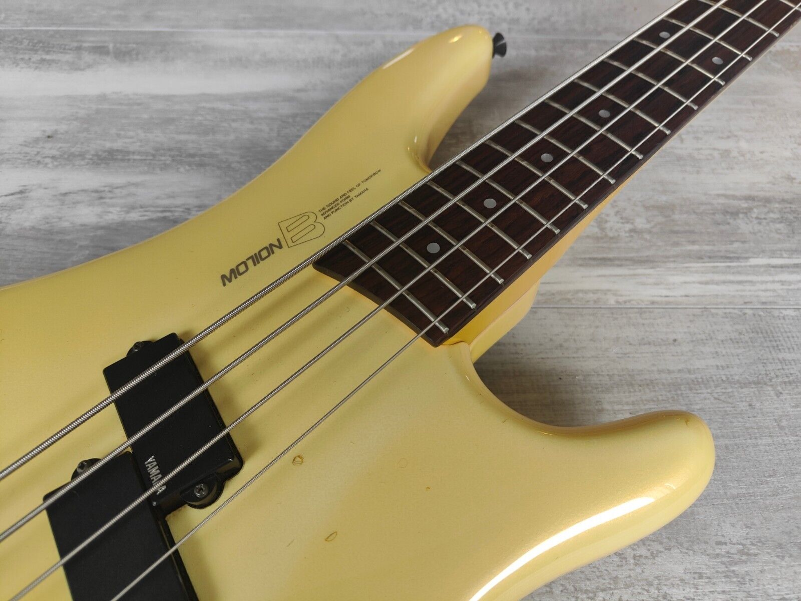 1990's Yamaha Japan Motion B Series Bass (Aged White)