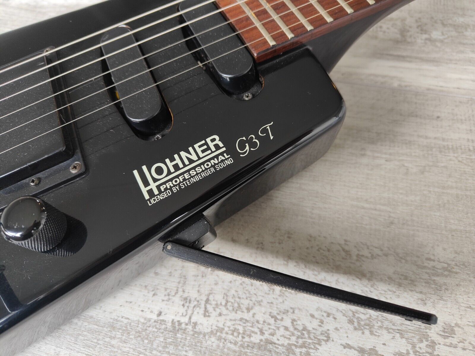 Hohner Professional B3T Steinberger Headless Guitar (Black)