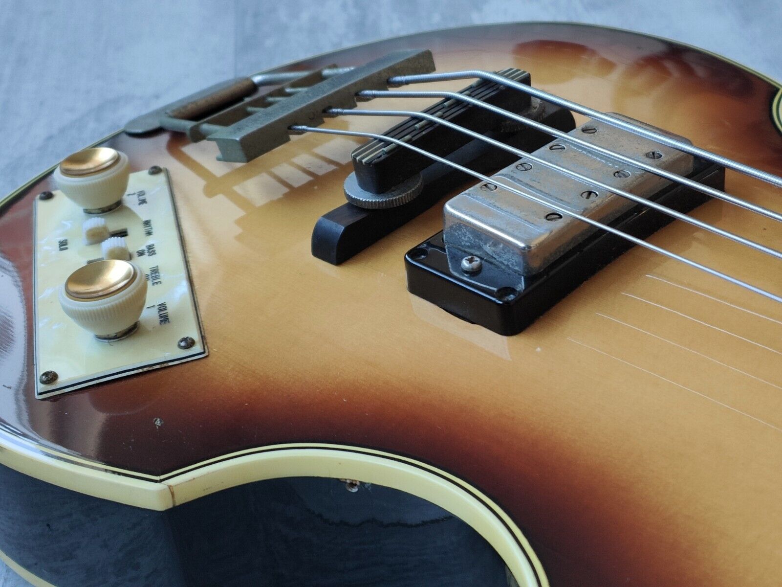 1982 Greco VB-50 Violin Beatle Bass (Brown Sunburst)